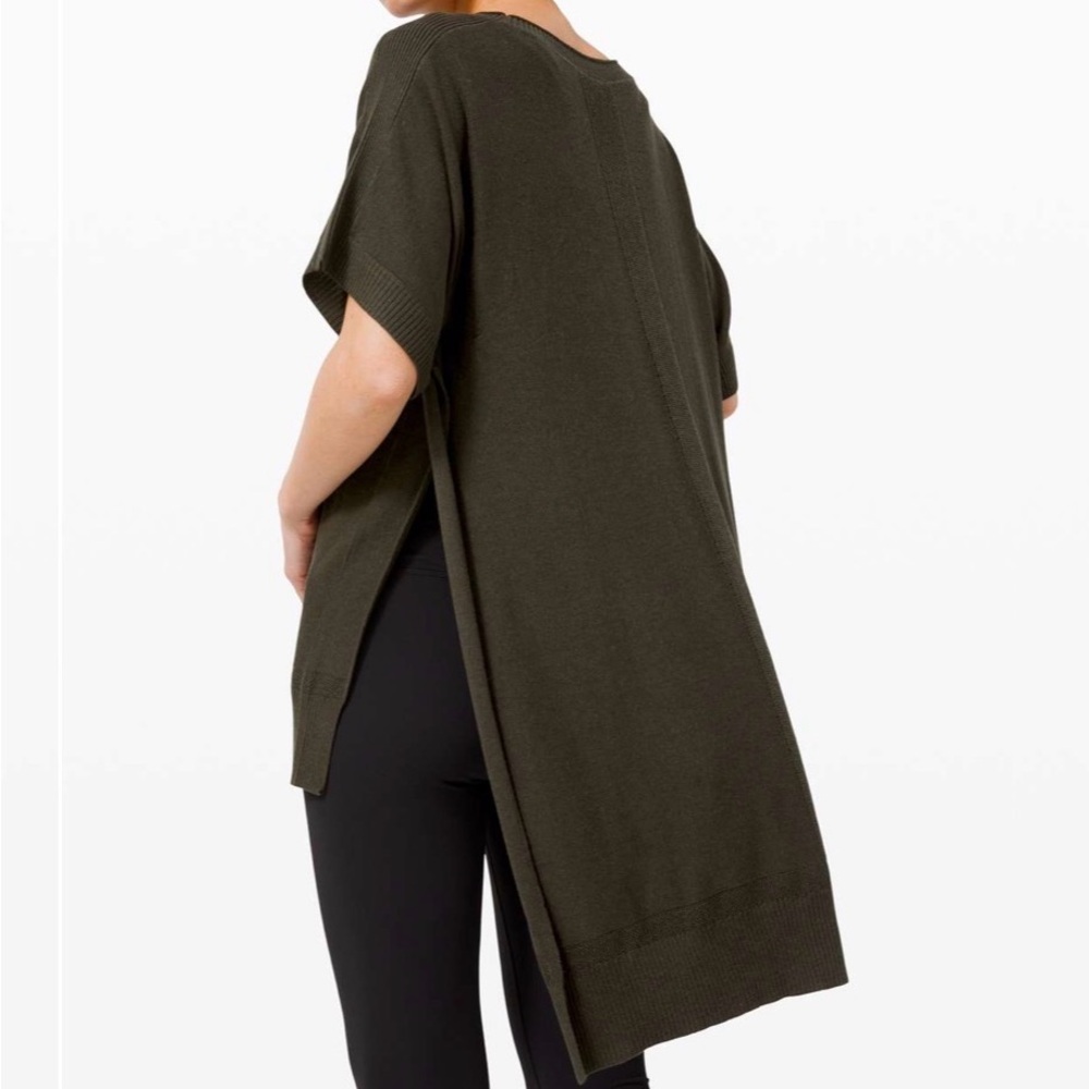Lululemon Be At Ease Poncho
Dark Olive/grey